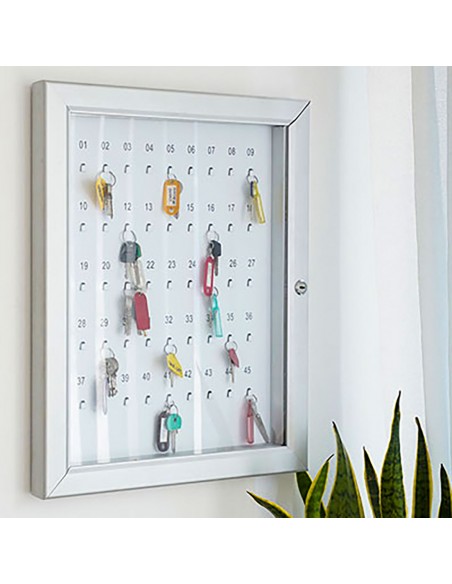 Bacheche portachiavi da parete con ganci numerati fino a 180 posti.