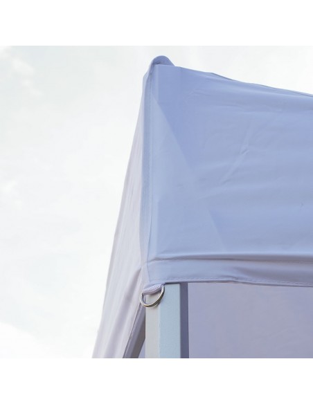 gazebo con telo bianco