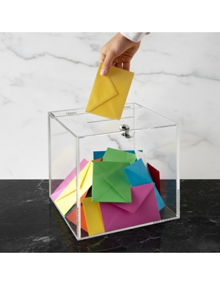 urna in plexiglass con lettere