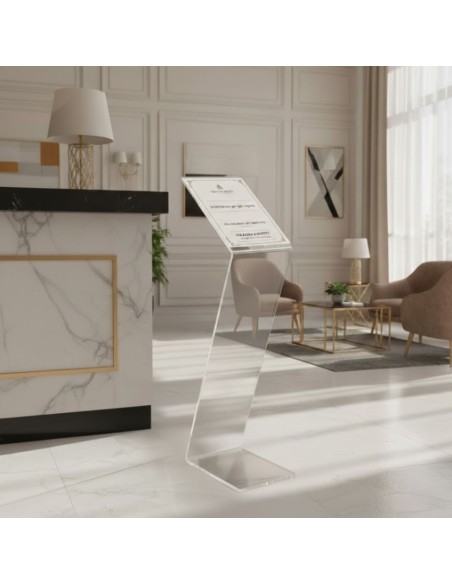 espositore a leggio in plexiglass all'ingresso di un hotel