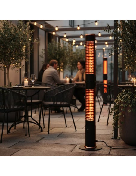 Lampada riscaldante alogena da terra in un esterno di un bar