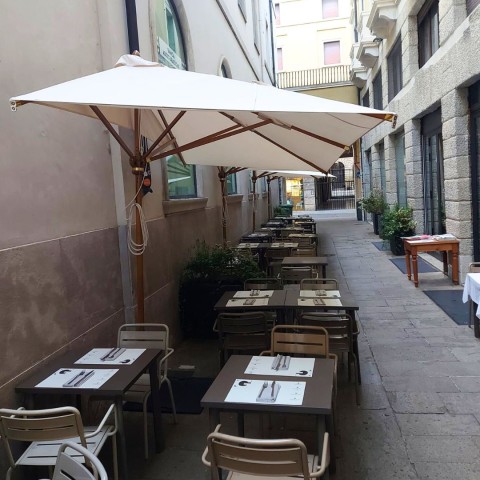 Mezzo Ombrellone a Parete per uso Professionale - DANIELI