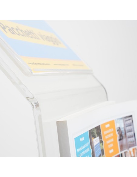 Espositore a Leggio in Plexiglass con Tasca A4